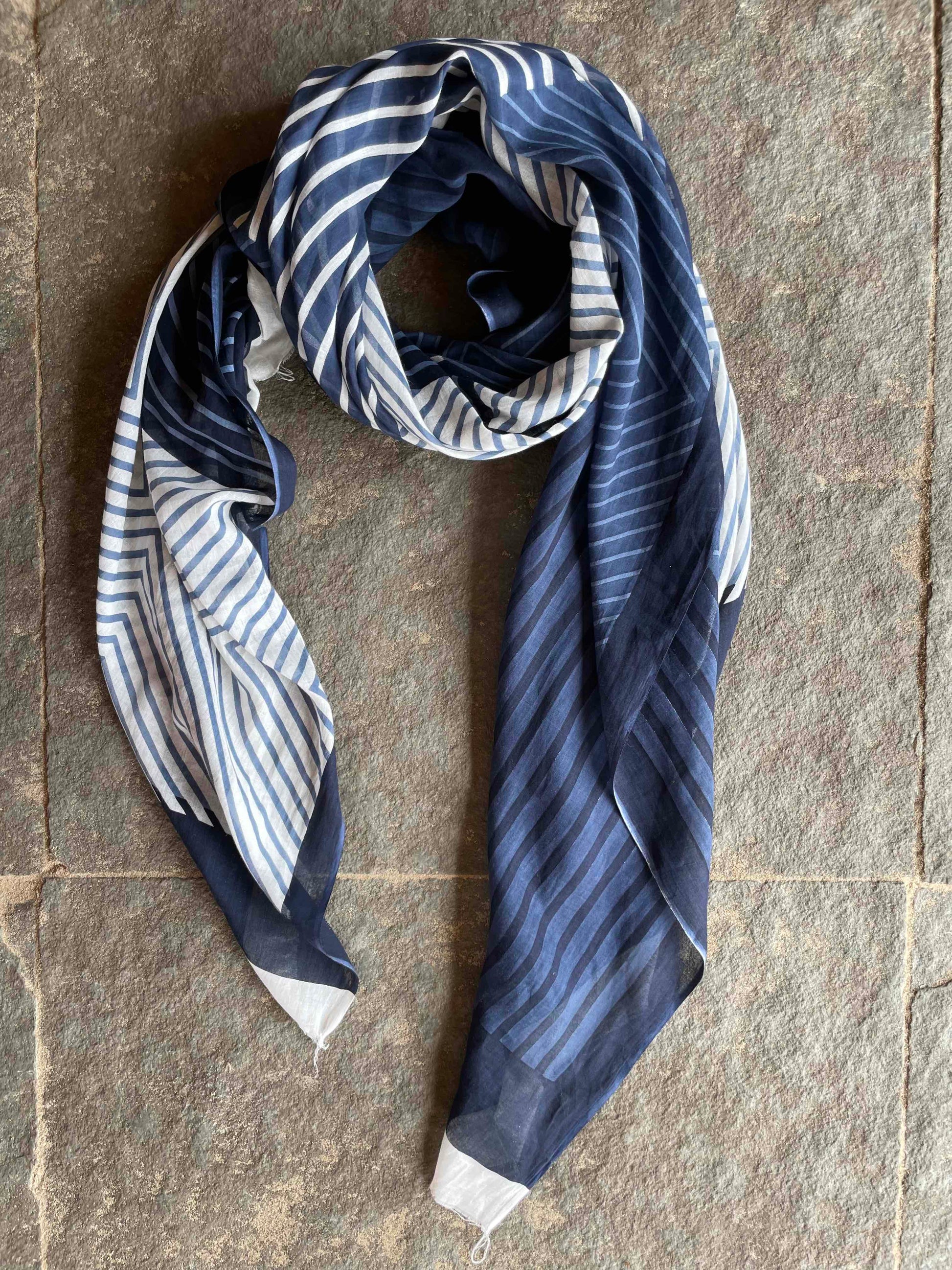 Scarf made from soft organic cotton - Phil & Phae